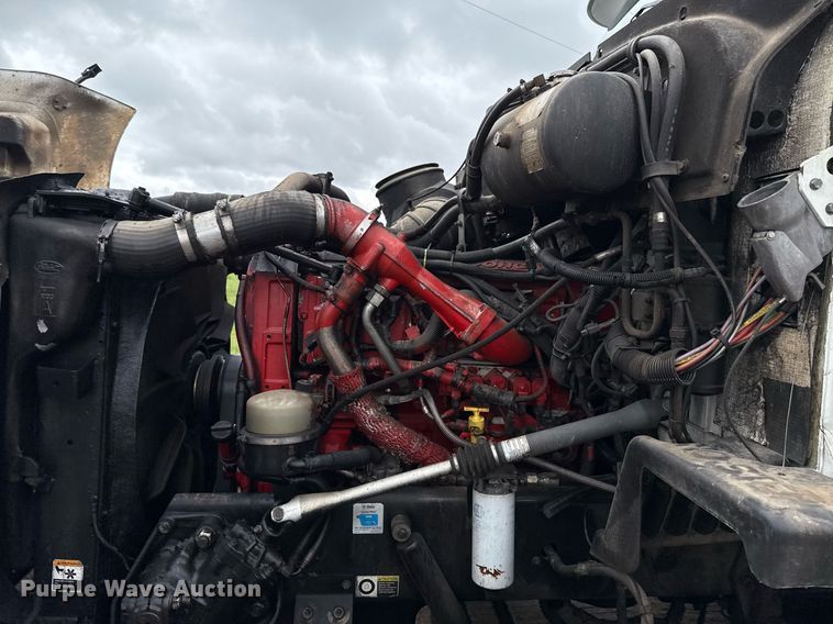 image for item DT6620 2006 Peterbilt 387 semi truck