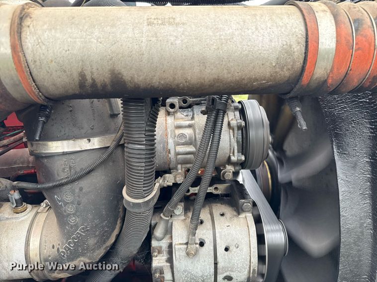 image for item DT6620 2006 Peterbilt 387 semi truck