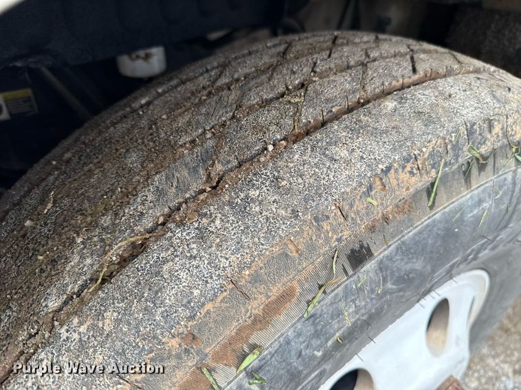 image for item DT6620 2006 Peterbilt 387 semi truck