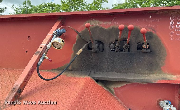 image for item DT6622 1976 Trailbec FB-600-DE lowboy equipment trailer