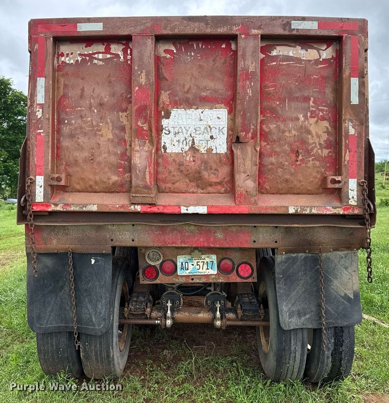 image for item DT6626 1983 Hibilt end dump trailer