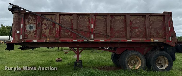 image for item DT6626 1983 Hibilt end dump trailer