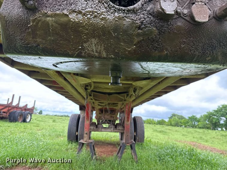 image for item DT6626 1983 Hibilt end dump trailer