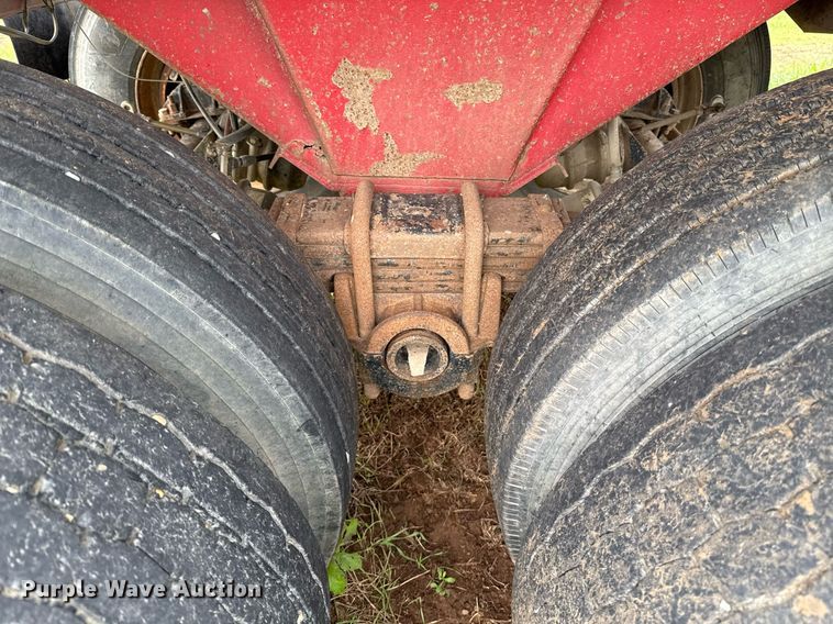 image for item DT6626 1983 Hibilt end dump trailer