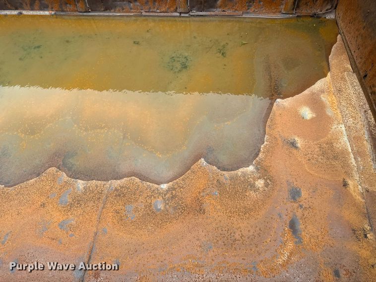 image for item DT6626 1983 Hibilt end dump trailer