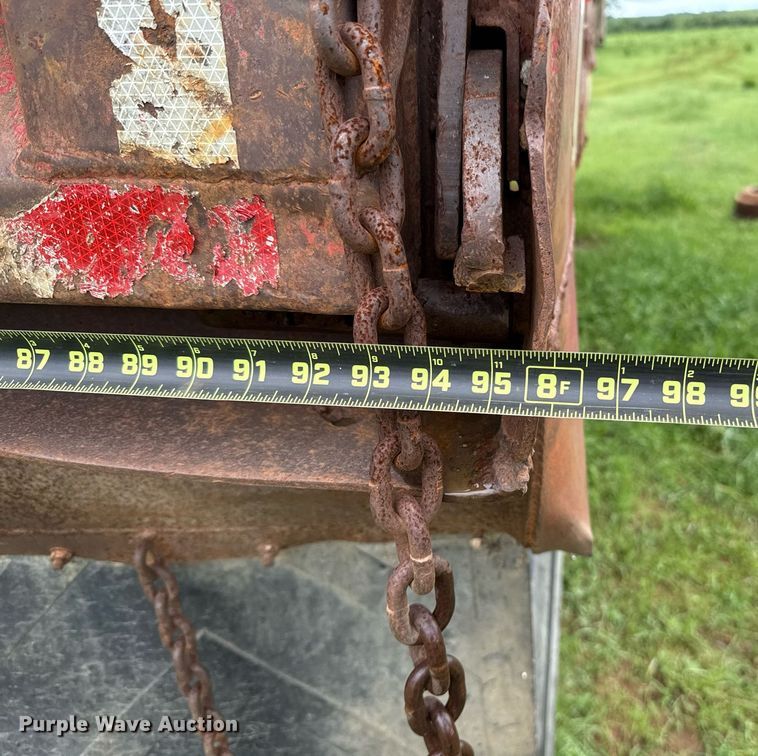 image for item DT6626 1983 Hibilt end dump trailer