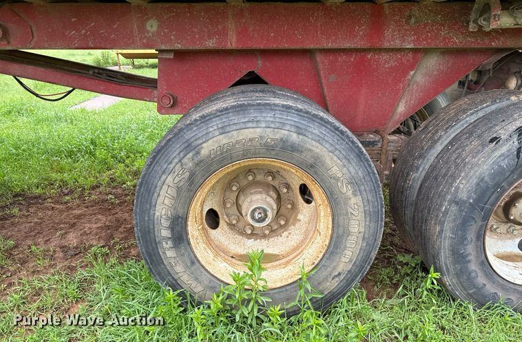 image for item DT6626 1983 Hibilt end dump trailer