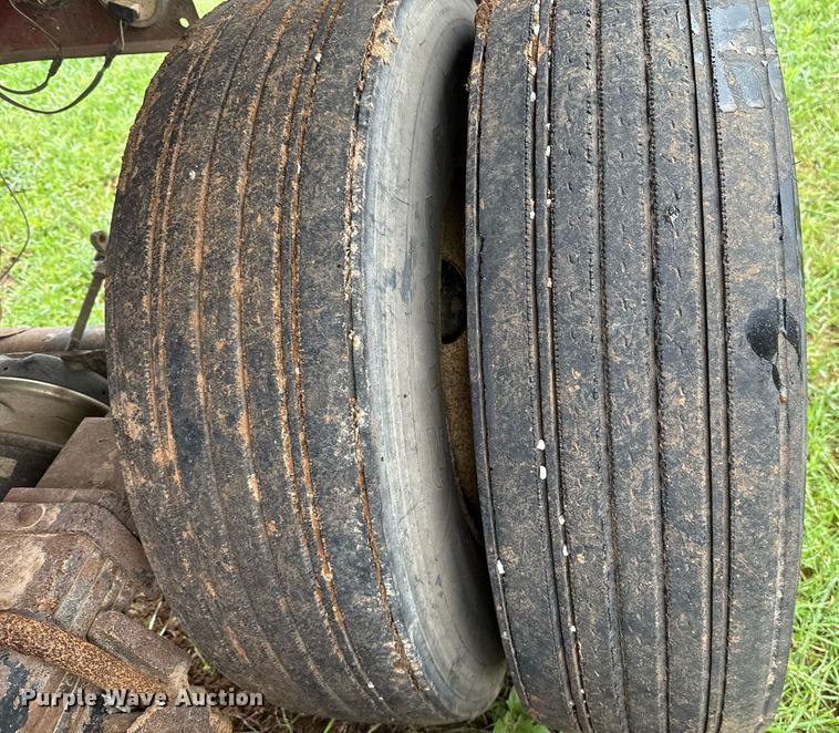 image for item DT6626 1983 Hibilt end dump trailer