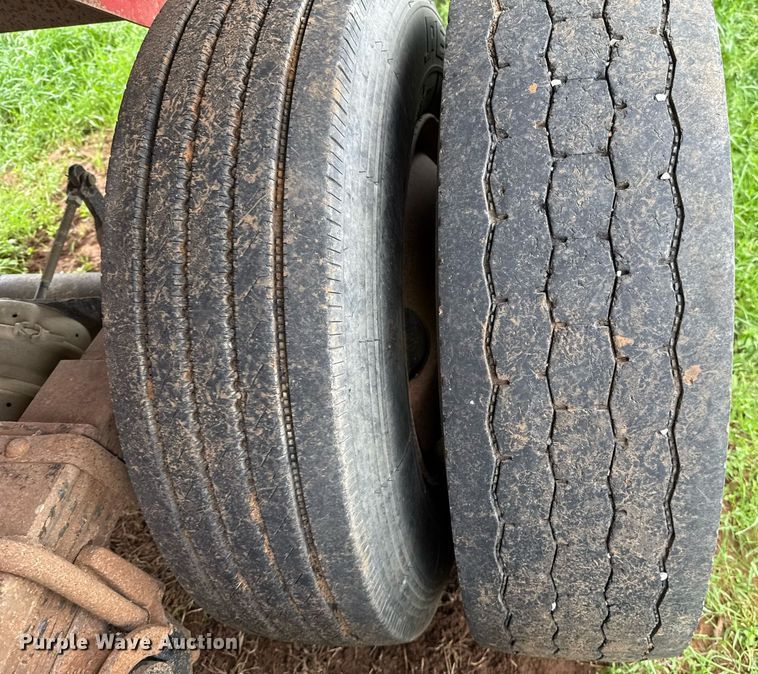 image for item DT6626 1983 Hibilt end dump trailer