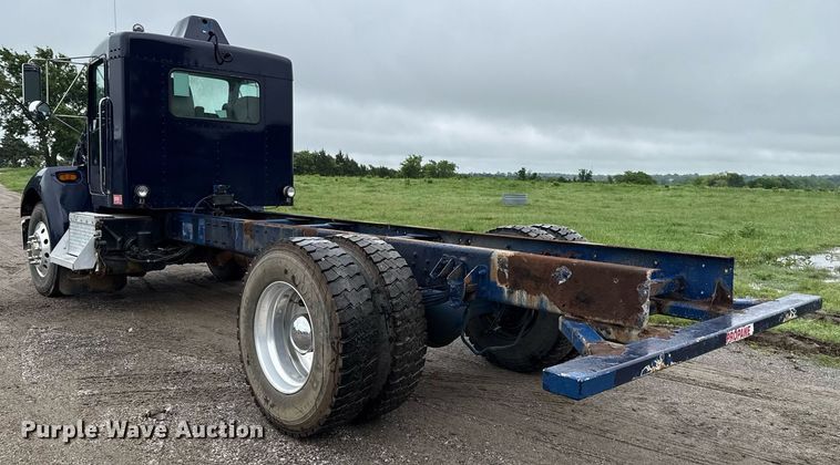 image for item DT6627 2005 Kenworth T300 truck cab and chassis