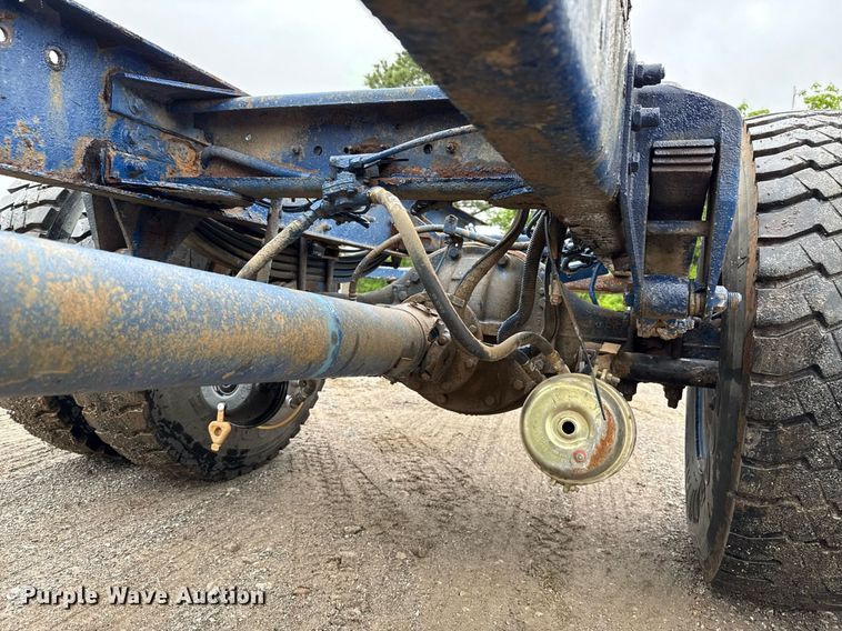 image for item DT6627 2005 Kenworth T300 truck cab and chassis