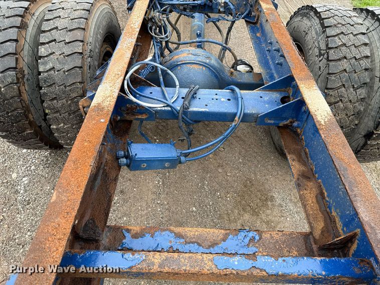 image for item DT6627 2005 Kenworth T300 truck cab and chassis