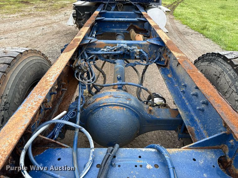 image for item DT6627 2005 Kenworth T300 truck cab and chassis