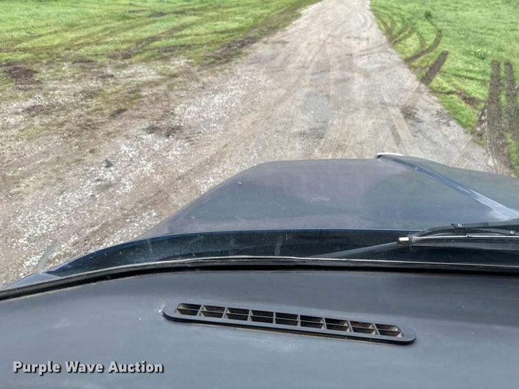 image for item DT6627 2005 Kenworth T300 truck cab and chassis