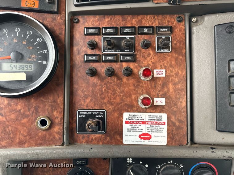 image for item DT6627 2005 Kenworth T300 truck cab and chassis