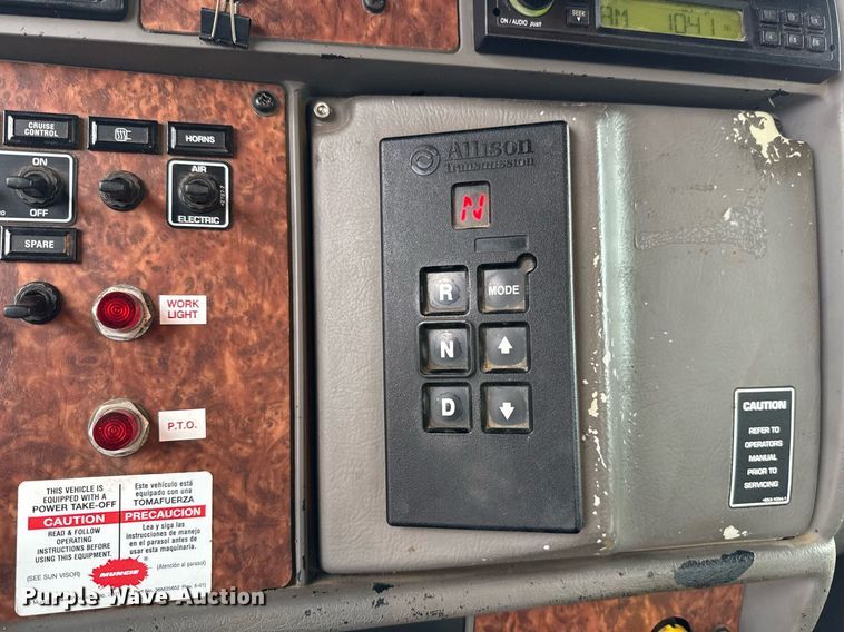 image for item DT6627 2005 Kenworth T300 truck cab and chassis