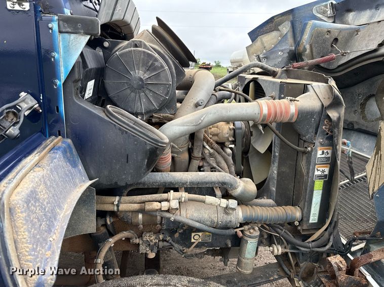 image for item DT6627 2005 Kenworth T300 truck cab and chassis