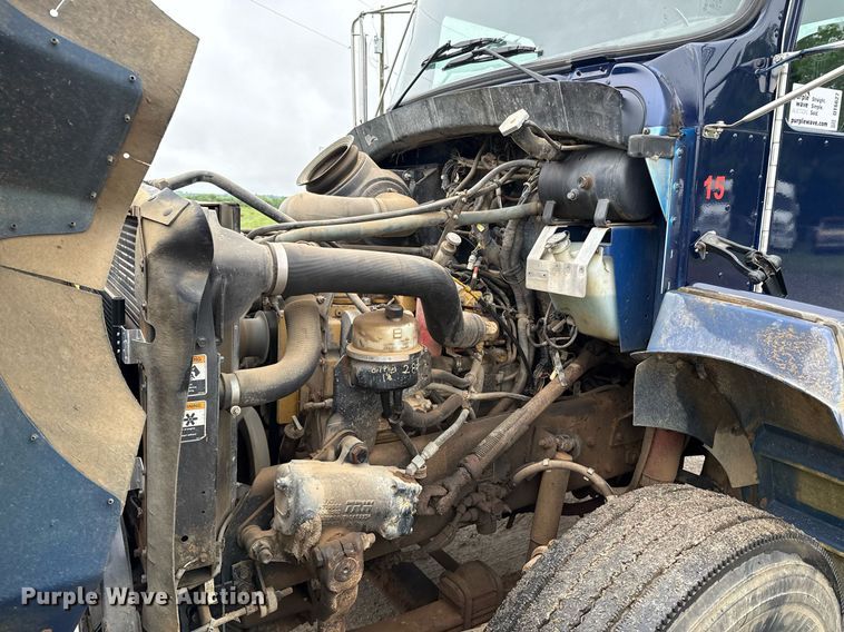 image for item DT6627 2005 Kenworth T300 truck cab and chassis