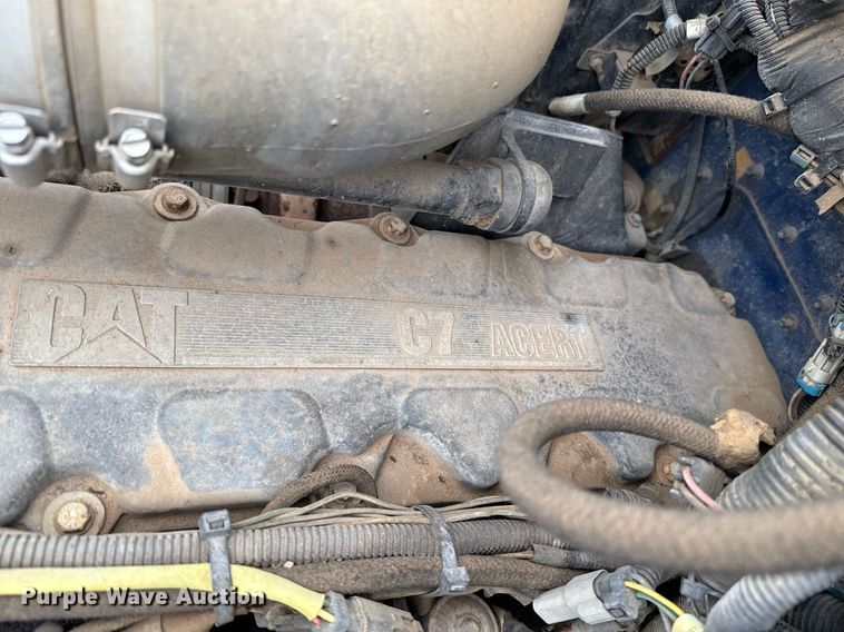 image for item DT6627 2005 Kenworth T300 truck cab and chassis