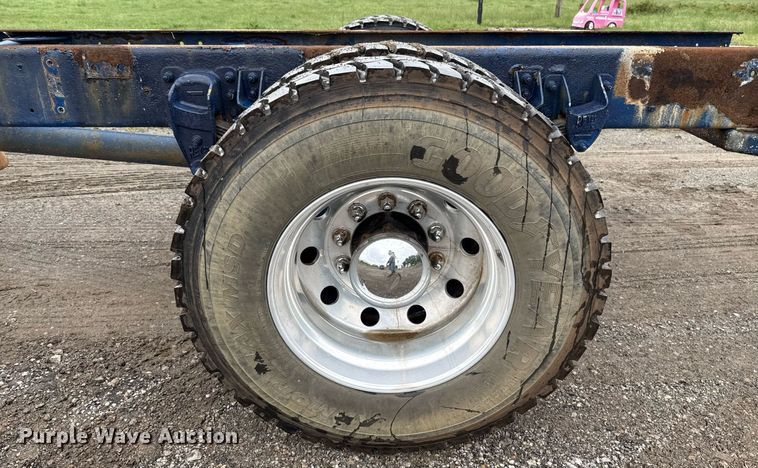 image for item DT6627 2005 Kenworth T300 truck cab and chassis