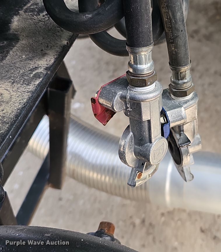 image for item DT6762 1996 Peterbilt 357 semi truck