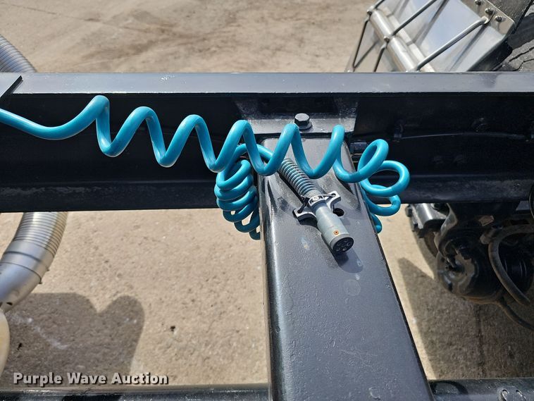 image for item DT6762 1996 Peterbilt 357 semi truck