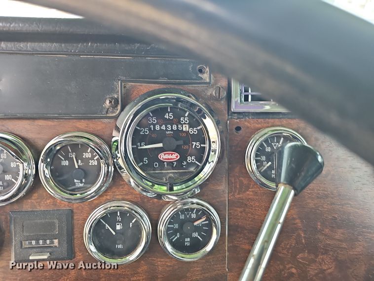 image for item DT6762 1996 Peterbilt 357 semi truck