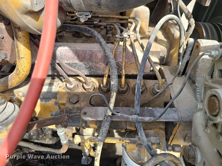 image for item DT6762 1996 Peterbilt 357 semi truck