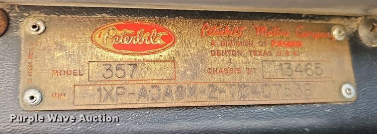 image for item DT6762 1996 Peterbilt 357 semi truck