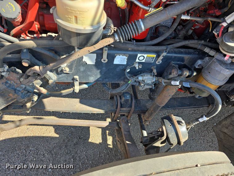 image for item DT6885 2013 Kenworth T800 semi truck