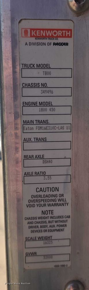 image for item DT6885 2013 Kenworth T800 semi truck