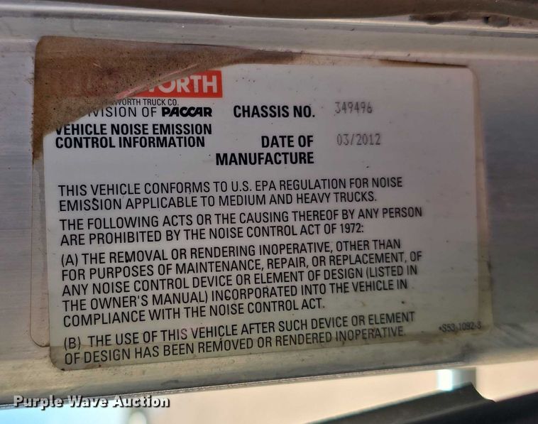 image for item DT6885 2013 Kenworth T800 semi truck