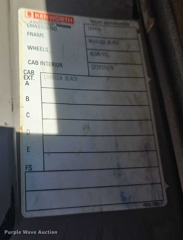 image for item DT6885 2013 Kenworth T800 semi truck