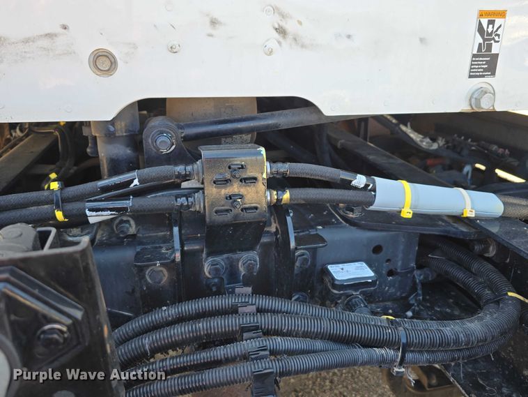 image for item DT6886 2018 Kenworth T880 semi truck