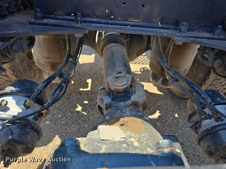 image for item DT6886 2018 Kenworth T880 semi truck