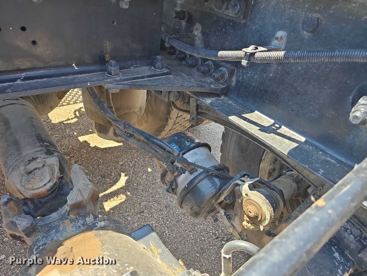 image for item DT6886 2018 Kenworth T880 semi truck