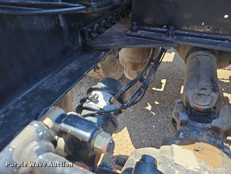 image for item DT6886 2018 Kenworth T880 semi truck