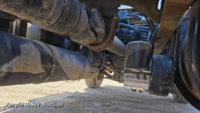 image for item DT6886 2018 Kenworth T880 semi truck