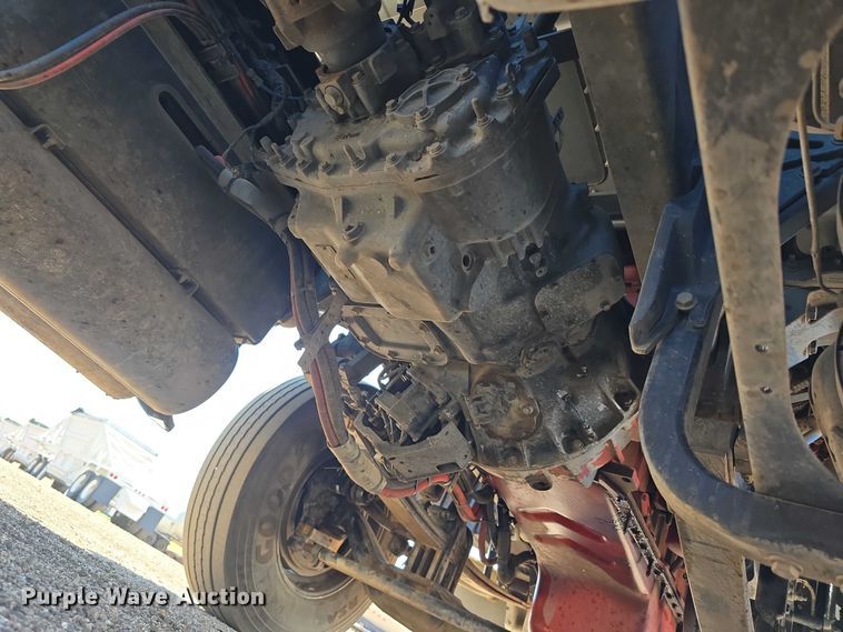 image for item DT6886 2018 Kenworth T880 semi truck