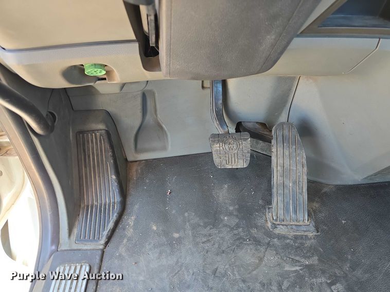 image for item DT6886 2018 Kenworth T880 semi truck