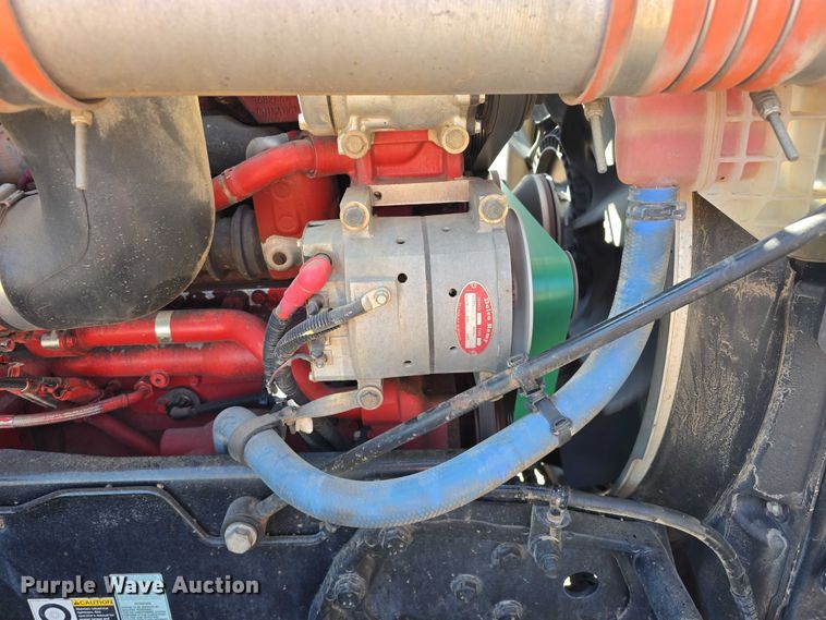 image for item DT6886 2018 Kenworth T880 semi truck