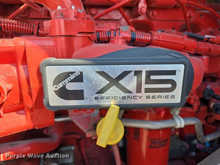 image for item DT6886 2018 Kenworth T880 semi truck