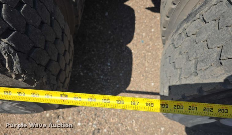 image for item DT6886 2018 Kenworth T880 semi truck