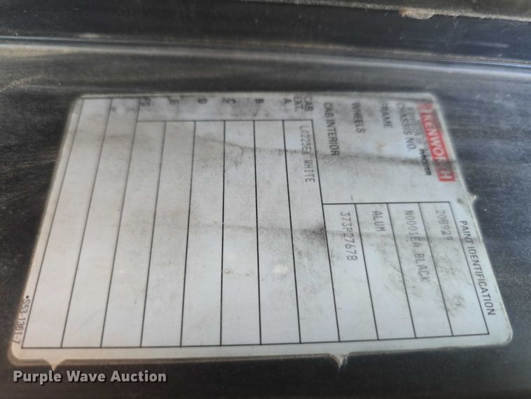 image for item DT6886 2018 Kenworth T880 semi truck