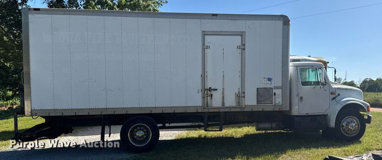 image for item DU9146 1992 International 4700 box truck