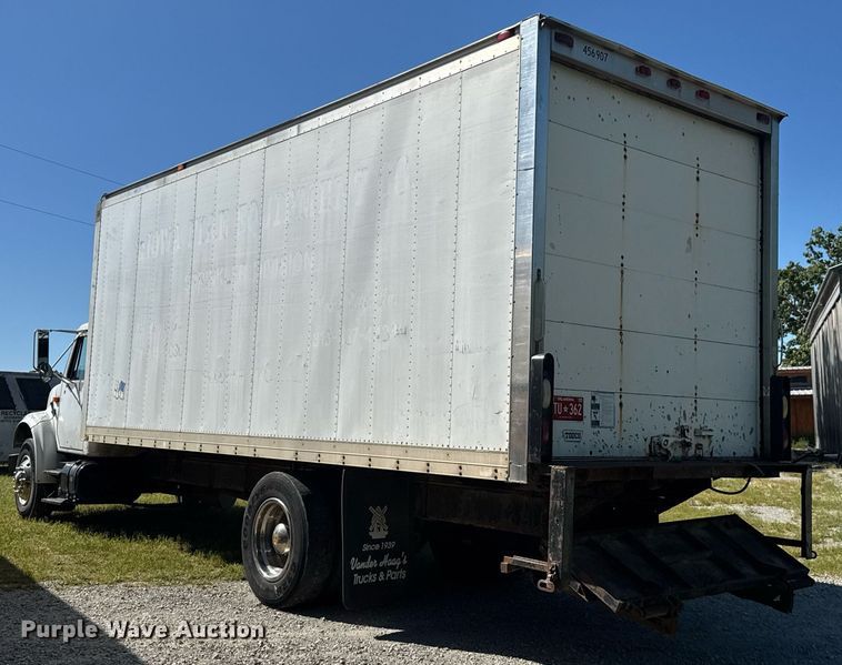 image for item DU9146 1992 International 4700 box truck
