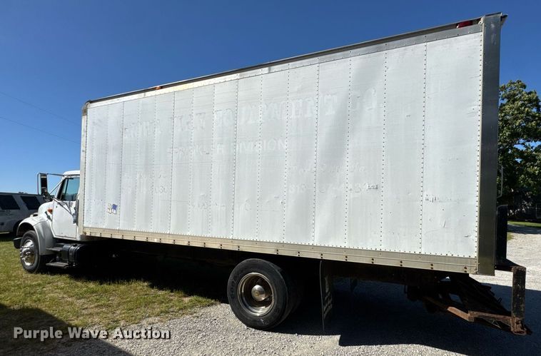 image for item DU9146 1992 International 4700 box truck