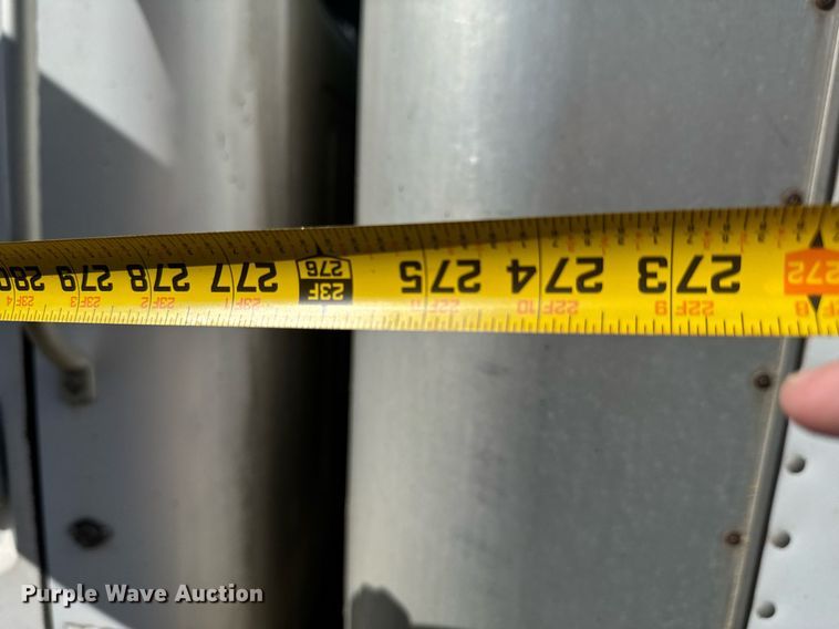 image for item DU9146 1992 International 4700 box truck