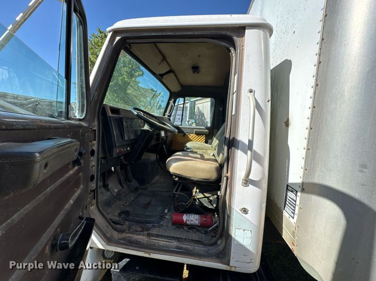 image for item DU9146 1992 International 4700 box truck