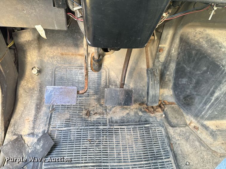 image for item DU9146 1992 International 4700 box truck